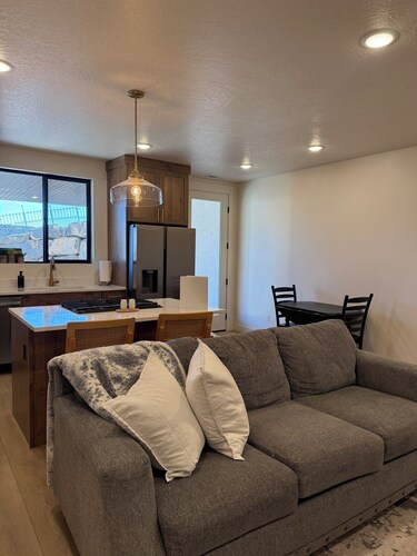 Cozy Casita with Mountain Views