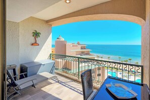 Outdoor dining - One Bedroom Penthouse at the Sonoran Spa N806 (Puerto Peñasco)