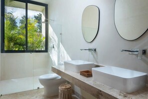 Shower, hair dryer, shampoo - Eterea: Chic Luxury Pool Villa for Groups (Tulum)