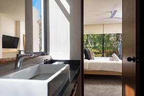 4 bedrooms, iron/ironing board, travel cot, WiFi - Selva Linda: Luxury Pool & Jacuzzi in Aldea Zama (Tulum)