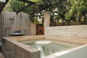 Outdoor spa tub - Ethan & Valma: Boho Chic, Piscina y Gran Lujo (Tulum)