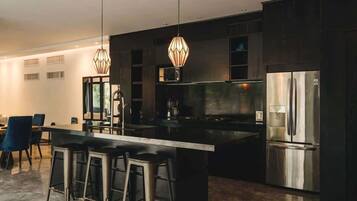 Coffee/tea maker, fridge, microwave, oven