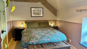2 bedrooms, iron/ironing board, Internet, bed sheets