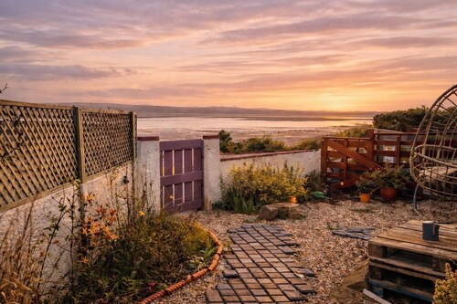 Cosy Anglesey Cottage with Estuary Views - Perfect for Walkers & Birdwatchers