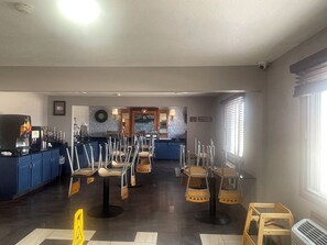 Dining - AmericInn by Wyndham Council Bluffs IA (Council Bluffs)