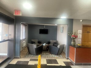 Lobby - AmericInn by Wyndham Council Bluffs IA (Council Bluffs)