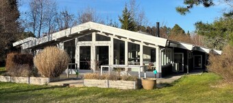 Bright summer house only 300 m from the water
