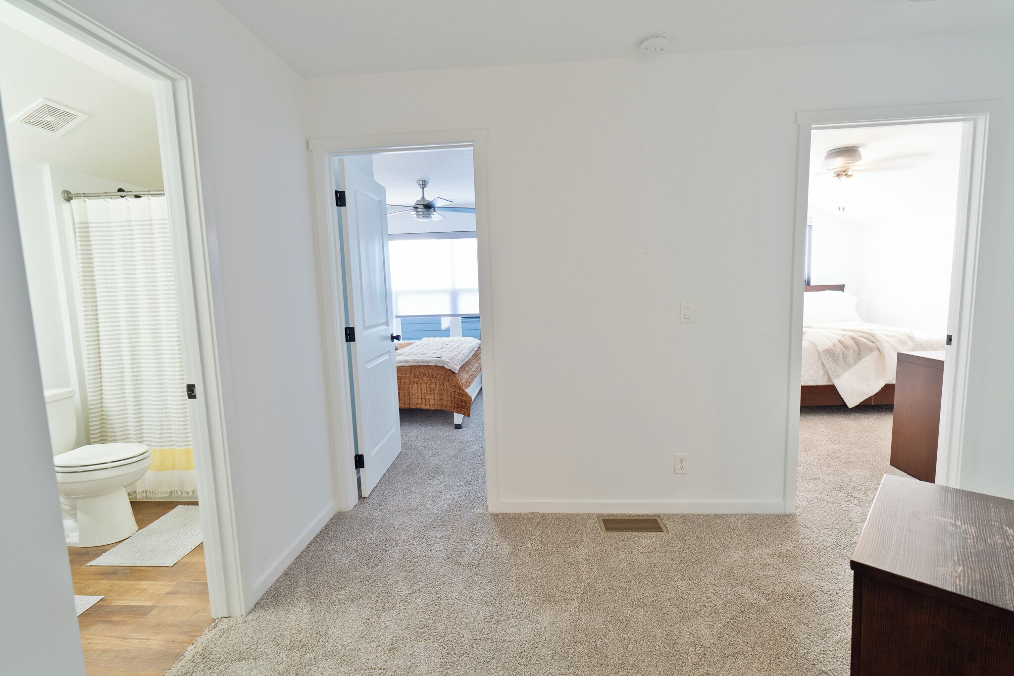 4 bedrooms, desk, iron/ironing board, free WiFi