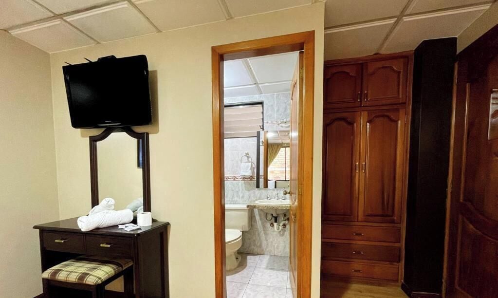 Habitación Confort con 2 camas individuales, no fumadores, Se admiten mascotas | Baño | Ducha, toallas, jabón y champú