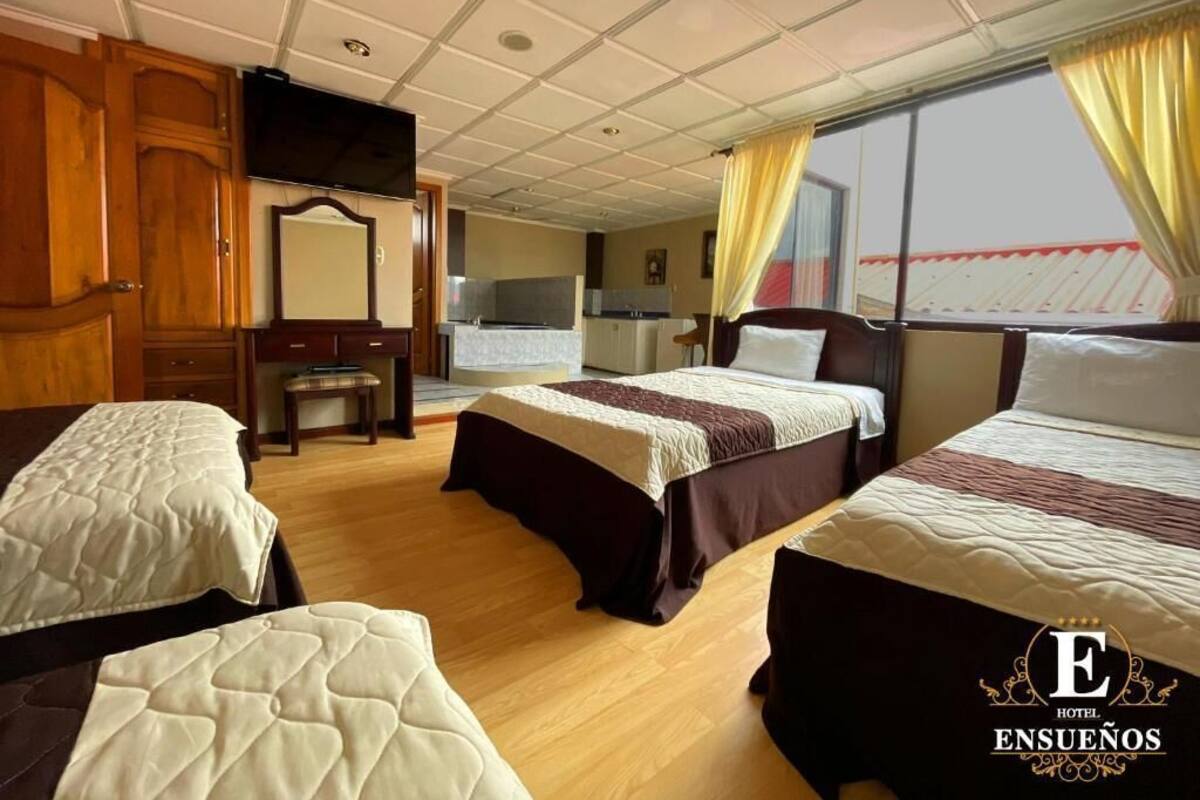 Suite Deluxe, plusieurs lits, balcon, vue ville