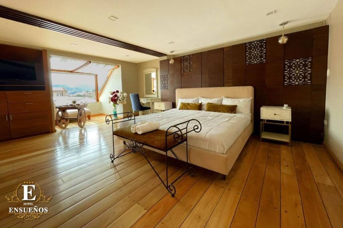 Suite Studio Deluxe, 1 très grand lit, cuisine, vue ville