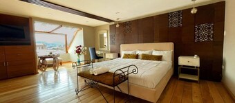 Hotel Ensueños by HHG