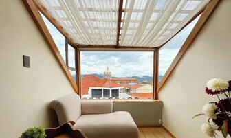 Deluxe Studio Suite, 1 King Bed, Kitchen, City View | Interior