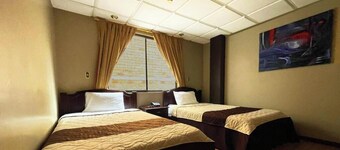 โรงแรม เอนซูเอญอส บาย HHG