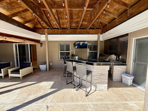 Plantation Resort Retreat • Pool, Hot Tub • Near Sawgrass Mills
