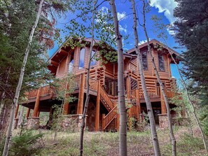 Exterior - NEW Elk Ridge Lodge: Hammock, Foosball, Private Hot Tub in Silverthorne! (Silverthorne)