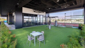 Outdoor dining - Elegant Modern Pool Gym Point Sâo Paulo-Andares (Guadalajara)