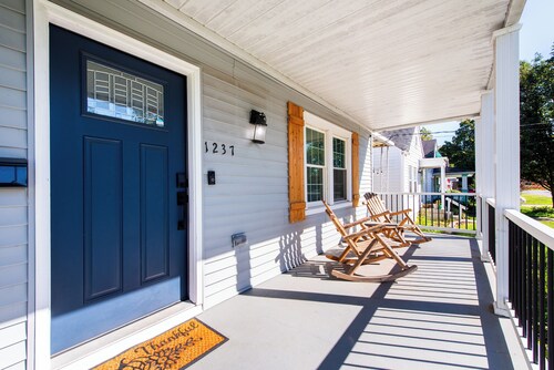 Bright Louisville Home Sleeps 6 w/ Game Room