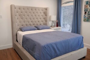 4 bedrooms, WiFi, bed sheets - Private Pool • Movie Theater • Sleeps 12 / 4BR (San Antonio)