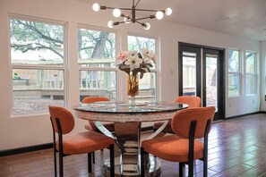 Dining - Private Pool • Movie Theater • Sleeps 12 / 4BR (San Antonio)