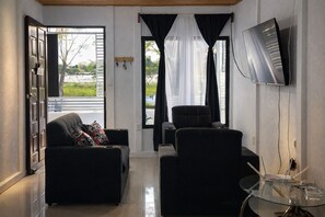 Living area - La maison Minou (Palmar Norte)