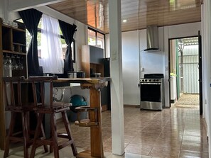 Private kitchen - La maison Minou (Palmar Norte)