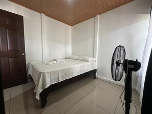3 habitaciones, internet y ropa de cama 