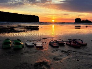 Beach - Family Caravan - Sleeps 4 - Dog friendly - Parking (Perranporth)