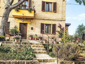 Exterior - Velia's House by Interhome (Picciano)