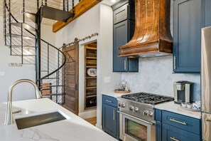 Private kitchen - Brand new, cozy 2-bedroom cabin in Quiet Townsend with VIEWS - no really, VIEWS! (Townsend)