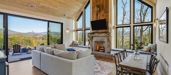 Brand new, cozy 2-bedroom cabin in Quiet Townsend with VIEWS - no really, VIEWS!