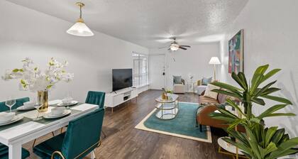 Newly Furnished • 10 Min to SXSW • 15 Min to Rodeo • UT Austin West Campus