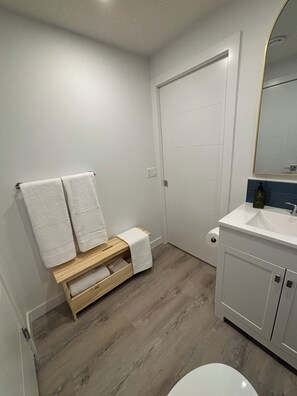 Shower, towels, soap, toilet paper - Hidden Gem | Executive Suite, Private Entrance + 2BR (Airdrie)