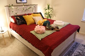 5 habitaciones, tabla de planchar con plancha, wifi y ropa de cama