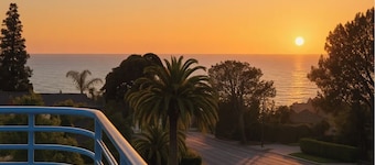 Gorgeous 6-bedroom 5 bathroom villa with parking in charming Del Mar!