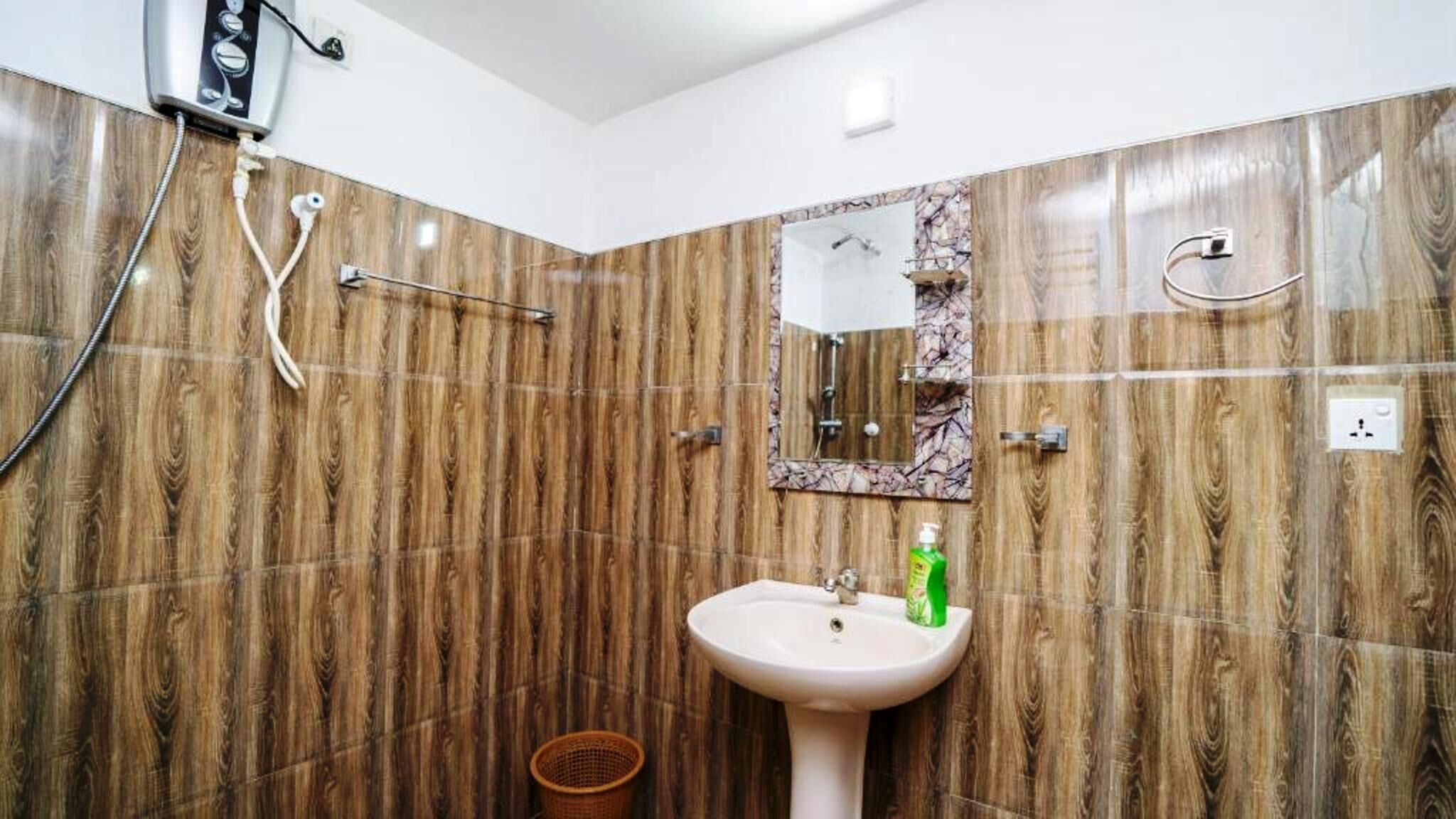 이코노미 더블룸, 산 전망 | 욕실