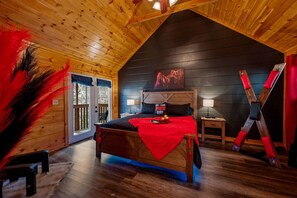 1 bedroom, free WiFi, bed sheets - NEW Kink Cabin w/ Private Creek (Sevierville)