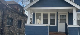 Classic 4-bedroom house in vibrant Royal Oak with AC and Wifi