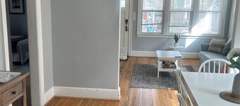 Classic 4-bedroom house in vibrant Royal Oak with AC and Wifi