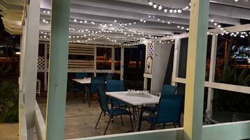 Comfort Double Room, Garden View | Outdoor dining