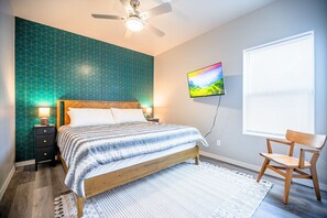 3 bedrooms, iron/ironing board, WiFi, bed sheets - The Mohave Modern: a 3bed/2bath Cozy, Central Desert Retreat (Kingman)