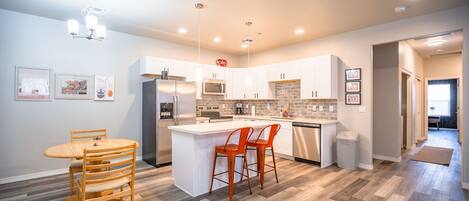 Microwave, oven, stovetop, dishwasher