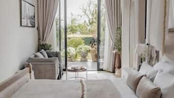 Deluxe Suite, Patio, Garden View