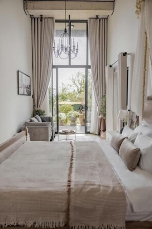 Deluxe Suite, Patio, Garden View