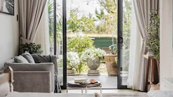 Deluxe Suite, Patio, Garden View