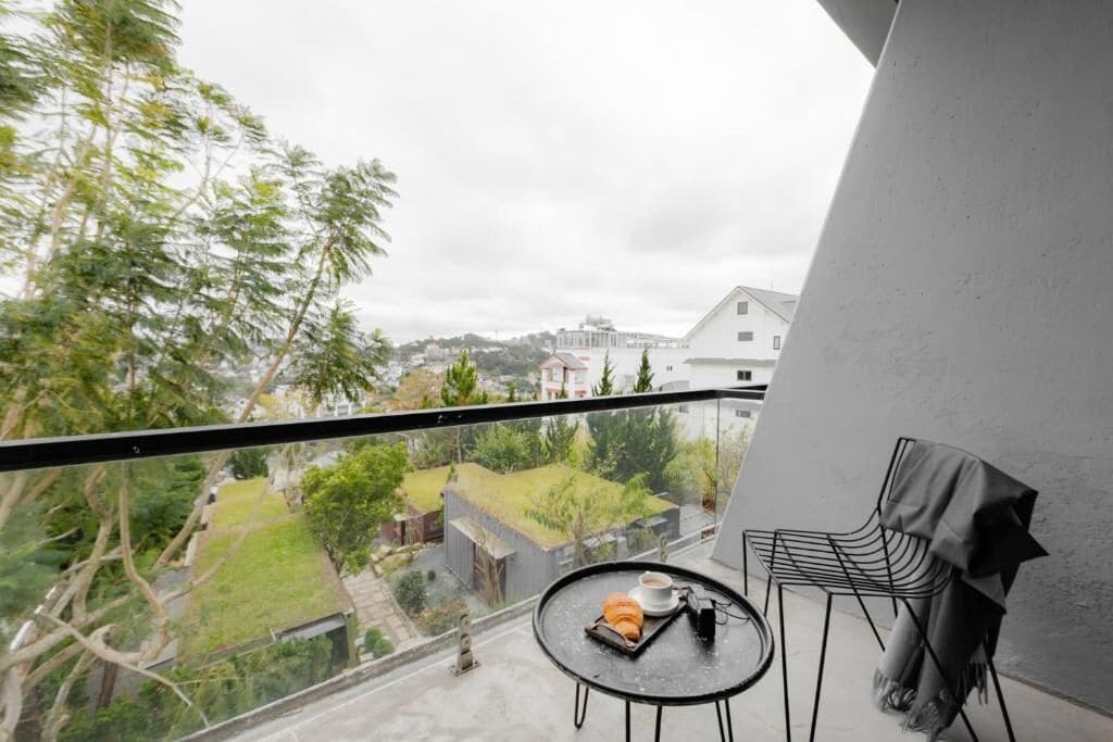 Deluxe Double Room, Balcony, City View | Outdoor dining