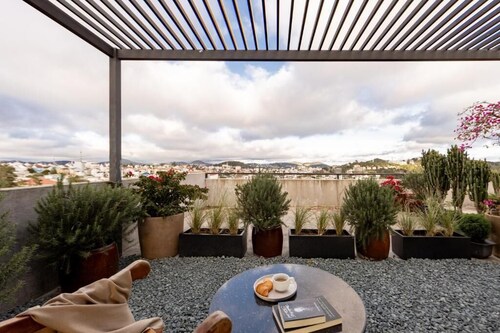 HT GARDEN VILLA 