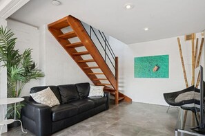 TV, books - Bougainvillea Lane - Heart of South Fremantle (South Fremantle)