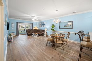 TV, offices - Ground Floor 2BR Near Golf & Beach (Myrtle Beach)