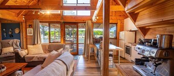 The Dunes Hideaway - Pet Friendly & Direct Beach Access!